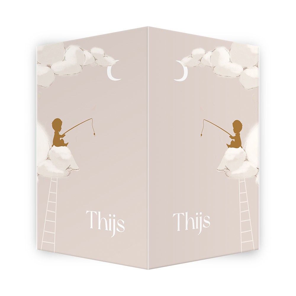 Geboortebord met silhouette van een jongen in de wolken