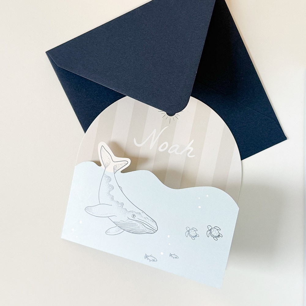 Geboortekaartje jongen in unieke 3d vorm van een walvis met zijn staart boven de golven - Noah