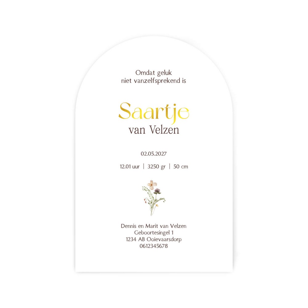 Geboortekaartje meisje met goudfolie maan en lieve bloemen in een aparte boogvorm - Saartje