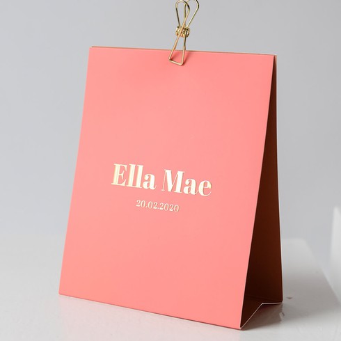 Typografisch tentkaartje in trendy roze met goudfolie - Ella Mae