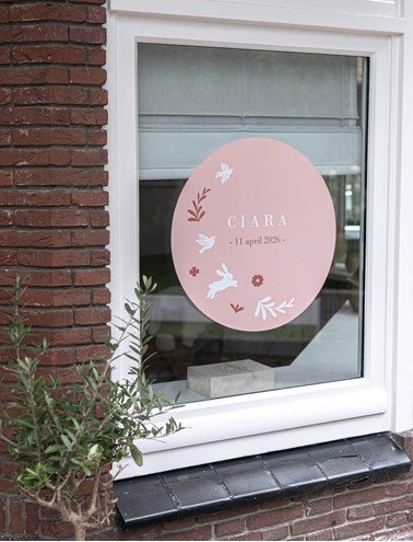 Ronde raamsticker met dieren en bloemen in roze 60x60 - Ciara